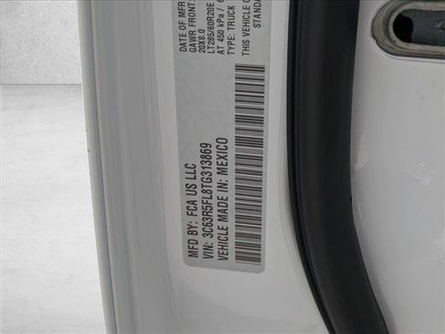 New 2026 RAM 2500 Laramie AWD/4WD image 17