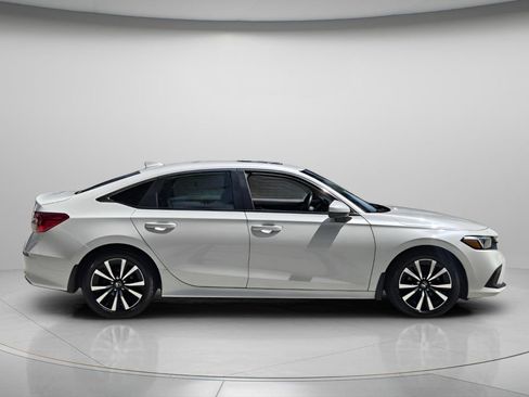 Certified 2024 Honda Civic EX image 3