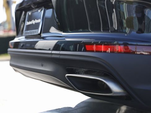 New 2025 Porsche Panamera 4 image 15