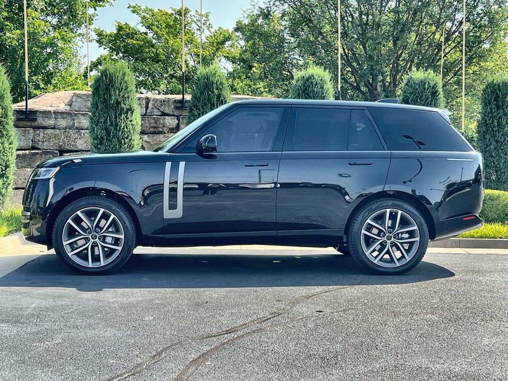 New 2026 Land Rover Range Rover SE AWD/4WD image 2