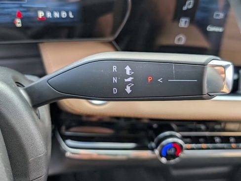 Used 2025 Chevrolet Equinox ACTIV w/ Safety and Technology Package image 29