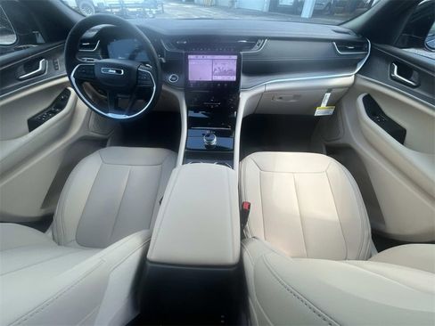 New 2025 Jeep Grand Cherokee L Limited w/ Black Appearance Package image 20