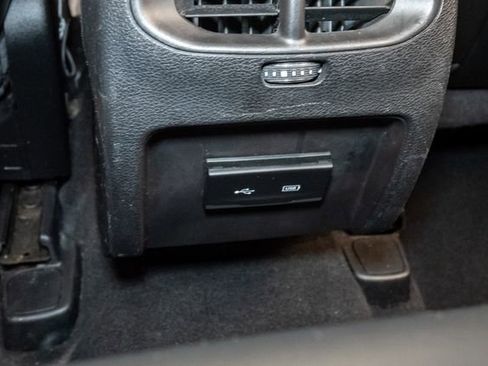 Used 2019 Jeep Cherokee Latitude Plus FWD image 26