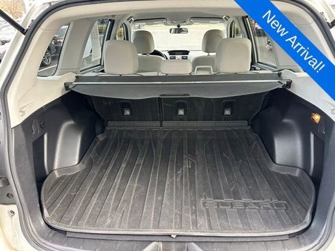 Used 2015 Subaru Forester 2.5i w/ Alloy Wheel Package image 9