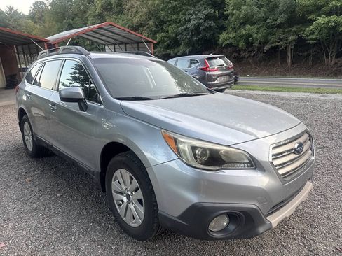 Used 2015 Subaru Outback 2.5i Premium AWD/4WD image 3