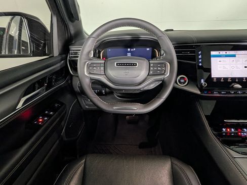 Used 2023 Jeep Wagoneer Series II RWD image 19