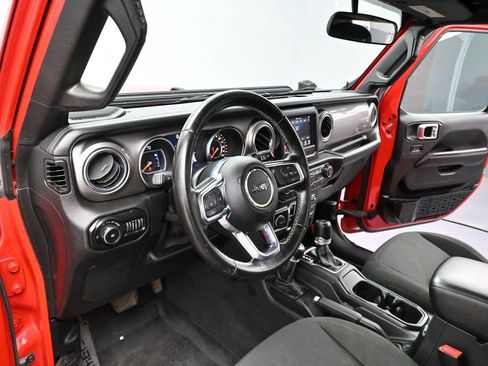 Used 2020 Jeep Wrangler Unlimited Sahara AWD/4WD image 13