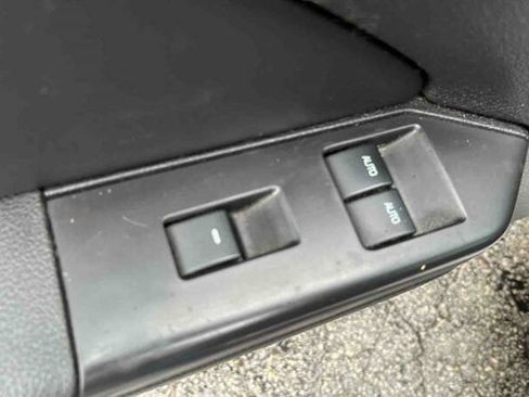 Used 2013 Ford Mustang Convertible image 12