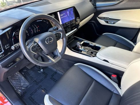 Used 2024 Lexus NX 250 FWD image 10