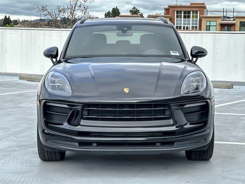 Used 2022 Porsche Macan image 11
