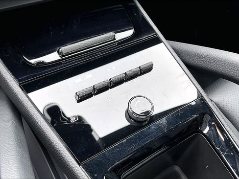 Used 2024 Porsche Cayenne image 66