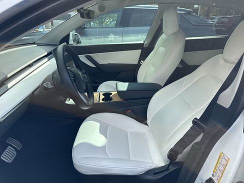 Used 2022 Tesla Model Y Performance image 7