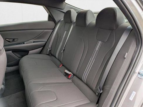 New 2025 Hyundai Elantra SEL image 15