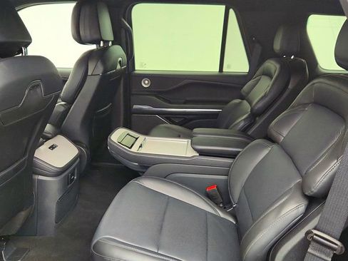 Used 2025 Lincoln Navigator Reserve w/ Jet Appearance Package image 23