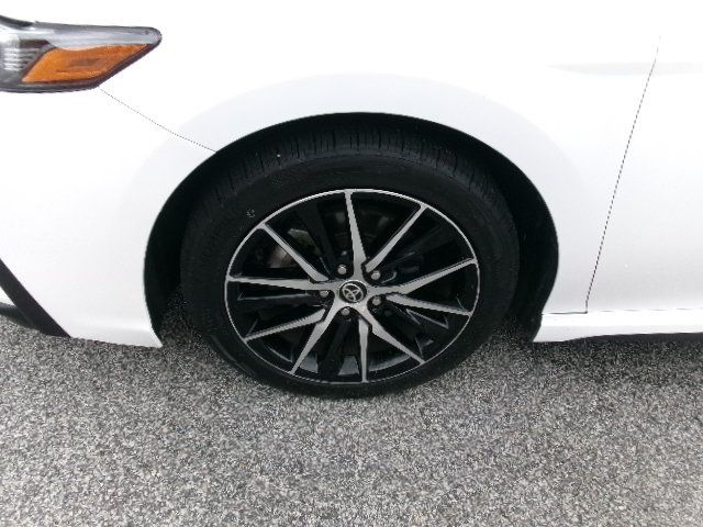 Used 2024 Toyota Camry SE w/ Convenience Package FWD image 9
