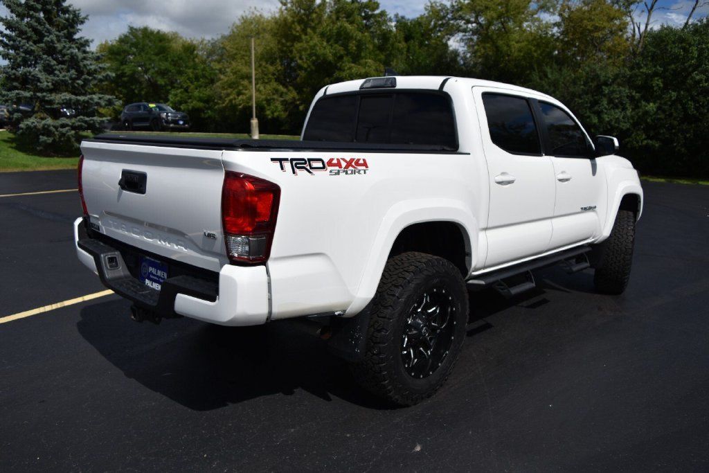 Used 2016 Toyota Tacoma TRD Sport w/ Towing Package AWD/4WD image 7