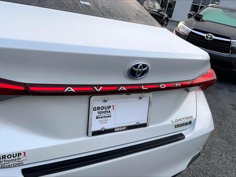 Used 2020 Toyota Avalon Limited w/ Advanced Safety Package FWD image 30