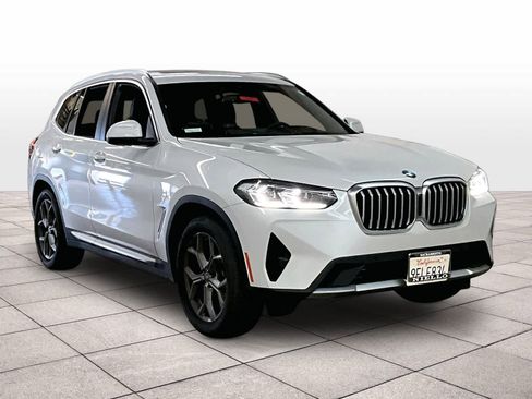 Used 2023 BMW X3 xDrive30i w/ Premium Package image 2