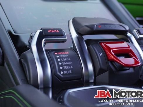 Used 2021 Lamborghini Urus AWD/4WD image 24