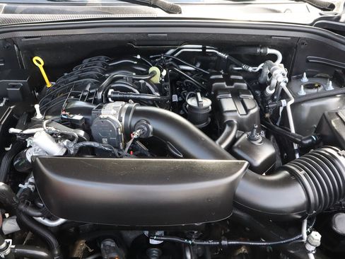 Used 2025 Dodge Durango GT AWD/4WD image 17