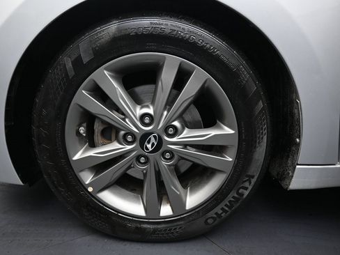Used 2018 Hyundai Elantra SEL image 33