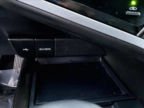 Used 2021 Toyota Camry SE w/ Convenience Package image 25