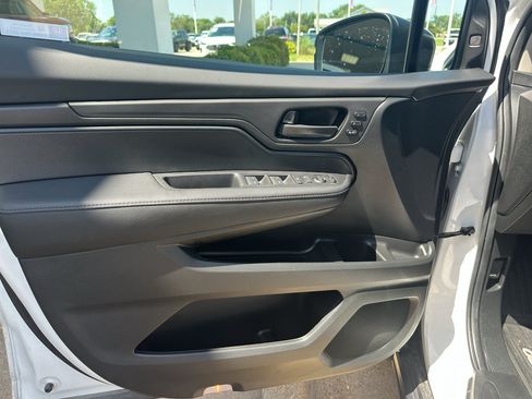 Used 2025 Honda Odyssey EX-L image 13