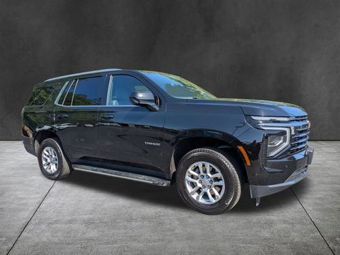 Used 2025 Chevrolet Tahoe LT AWD/4WD image 2