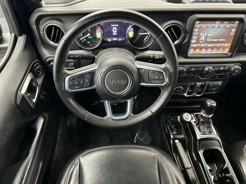 Used 2023 Jeep Wrangler Unlimited Sahara AWD/4WD image 13