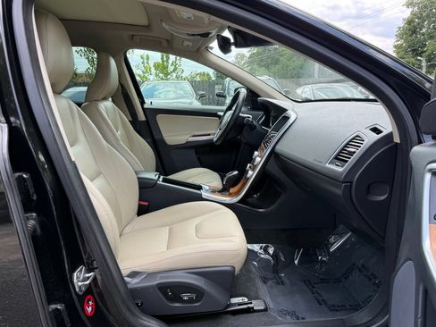 Used 2017 Volvo XC60 T5 Inscription w/ Preferred Option Package FWD image 24