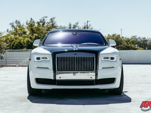 Used 2017 Rolls-Royce Ghost RWD image 20