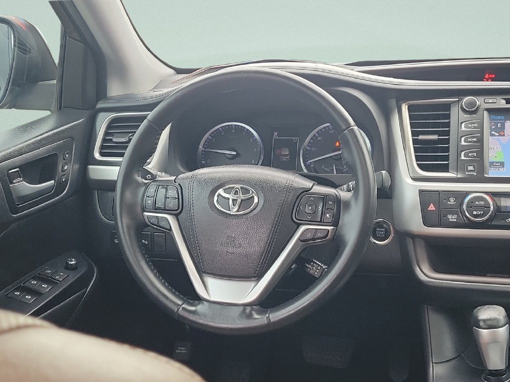Used 2019 Toyota Highlander Limited AWD/4WD image 12