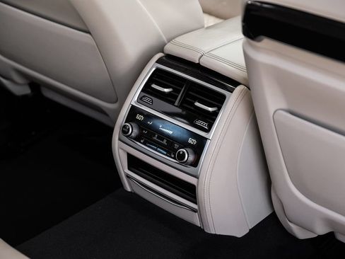 Used 2020 BMW 740i w/ Premium Package RWD image 46