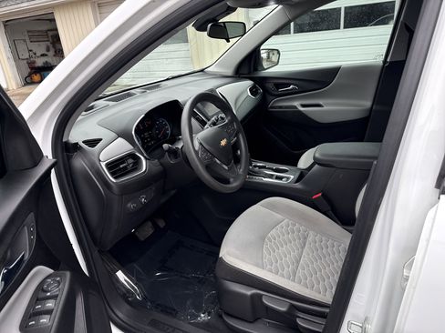 Used 2021 Chevrolet Equinox LS image 13