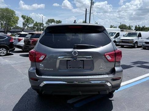Used 2019 Nissan Pathfinder SL w/ Cargo Package AWD/4WD image 5