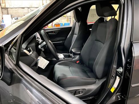 New 2025 Toyota RAV4 SE image 9