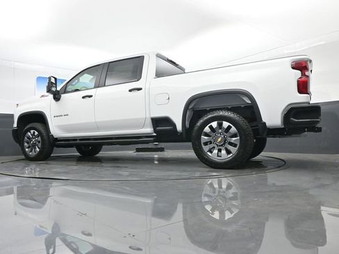 New 2026 Chevrolet Silverado 2500 Custom w/ Custom Value Package AWD/4WD image 17