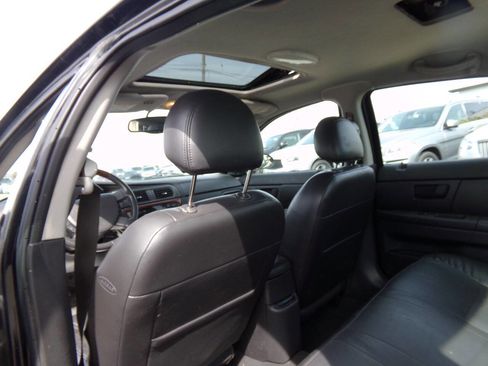 Used 2004 Ford Taurus SEL image 17