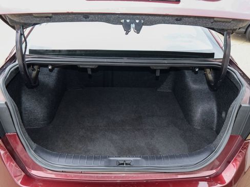 Used 2024 Nissan Altima 2.5 SV FWD image 10