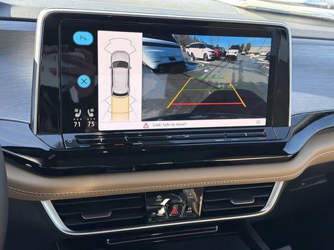 New 2026 Volkswagen Atlas Cross Sport SE image 30