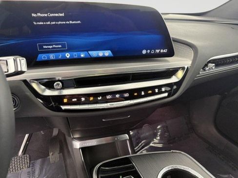 Used 2025 Cadillac Lyriq Luxury RWD image 11