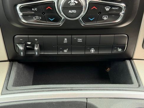 Used 2018 RAM 1500 Outdoorsman AWD/4WD image 29