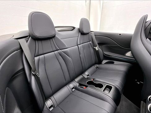 Used 2026 Mercedes-Benz CLE 300 4MATIC Cabriolet image 16