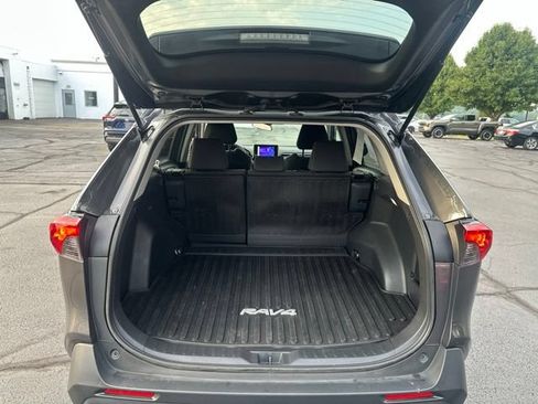 Used 2024 Toyota RAV4 LE FWD image 9