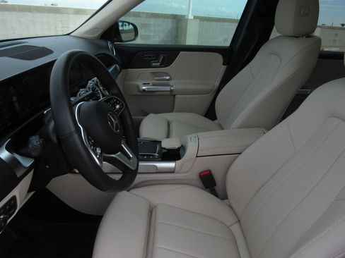 Used 2023 Mercedes-Benz GLB 250 4MATIC image 16