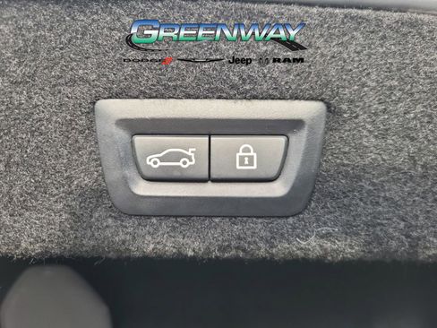 Used 2018 BMW 750i image 29