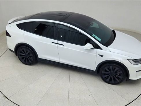 Used 2022 Tesla Model X image 73
