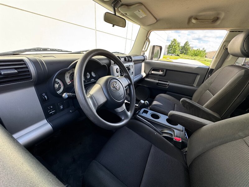 Used 2007 Toyota FJ Cruiser 4WD image 16
