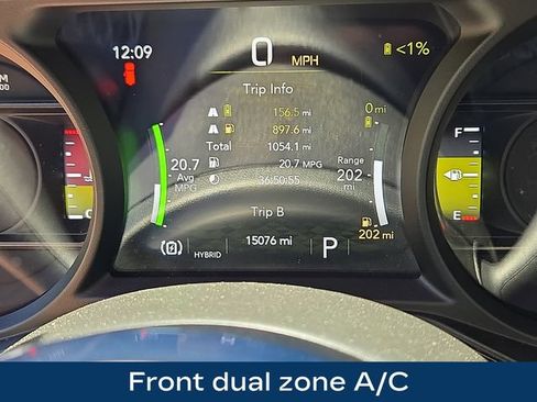 Used 2025 Jeep Wrangler Unlimited Sahara AWD/4WD image 6