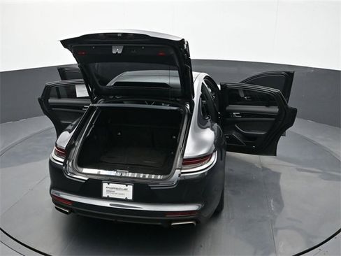 Used 2021 Porsche Panamera 4 image 26
